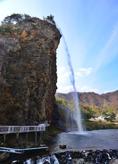 용대폭포(인공)